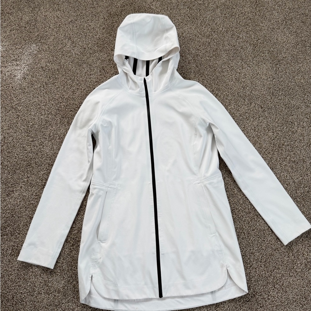 lululemon white fleece-lined jacket with black trim